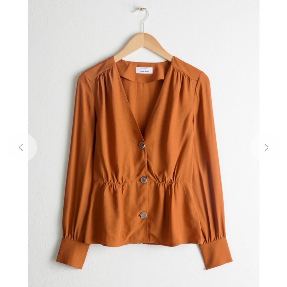 NWT & OTHER STORIES
V-Cut Button Up Blouse